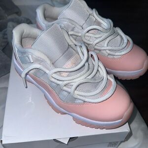 Jordan 11 retro Legend Pink